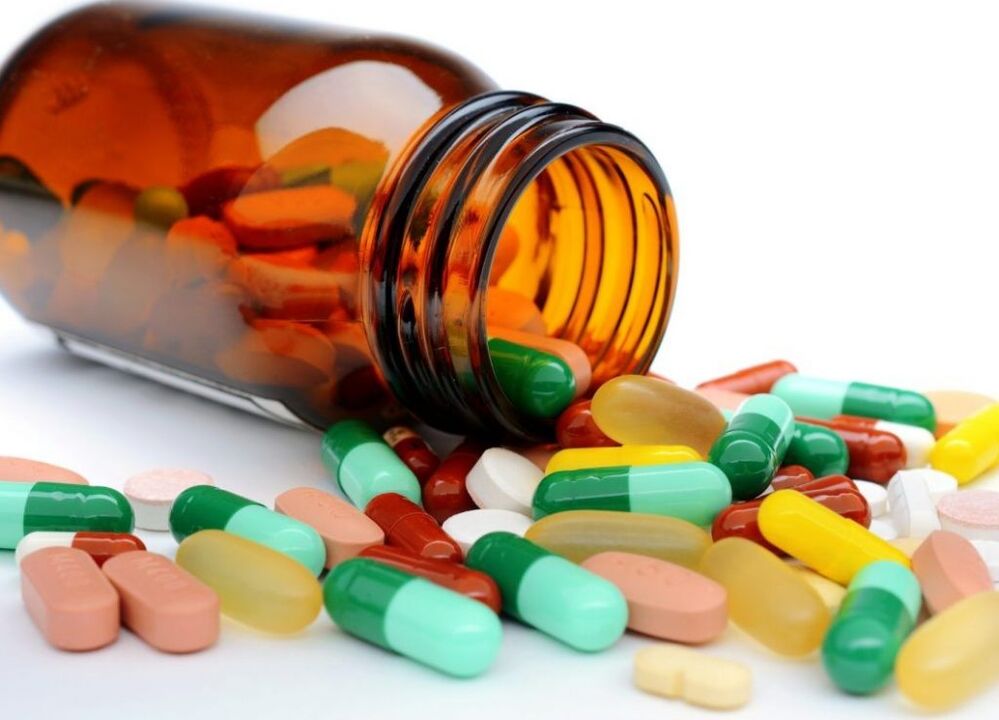 Les patients peuvent recevoir des antibiotiques pour traiter l'arthrite. 