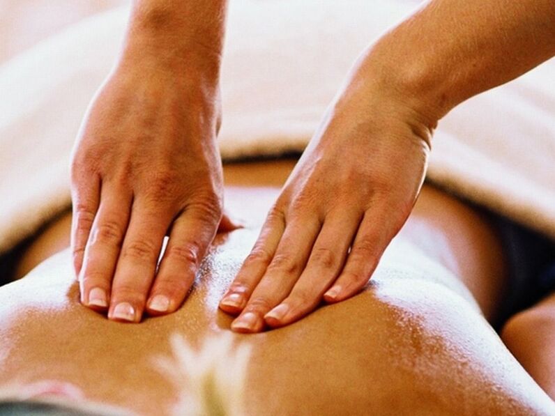 Massage pour le traitement et la prévention de l'ostéochondrose cervicale
